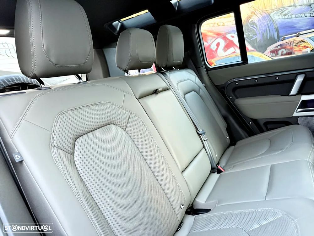 Land Rover Defender 2.0 P400e 110 AWD X-Dynamic HSE - 31