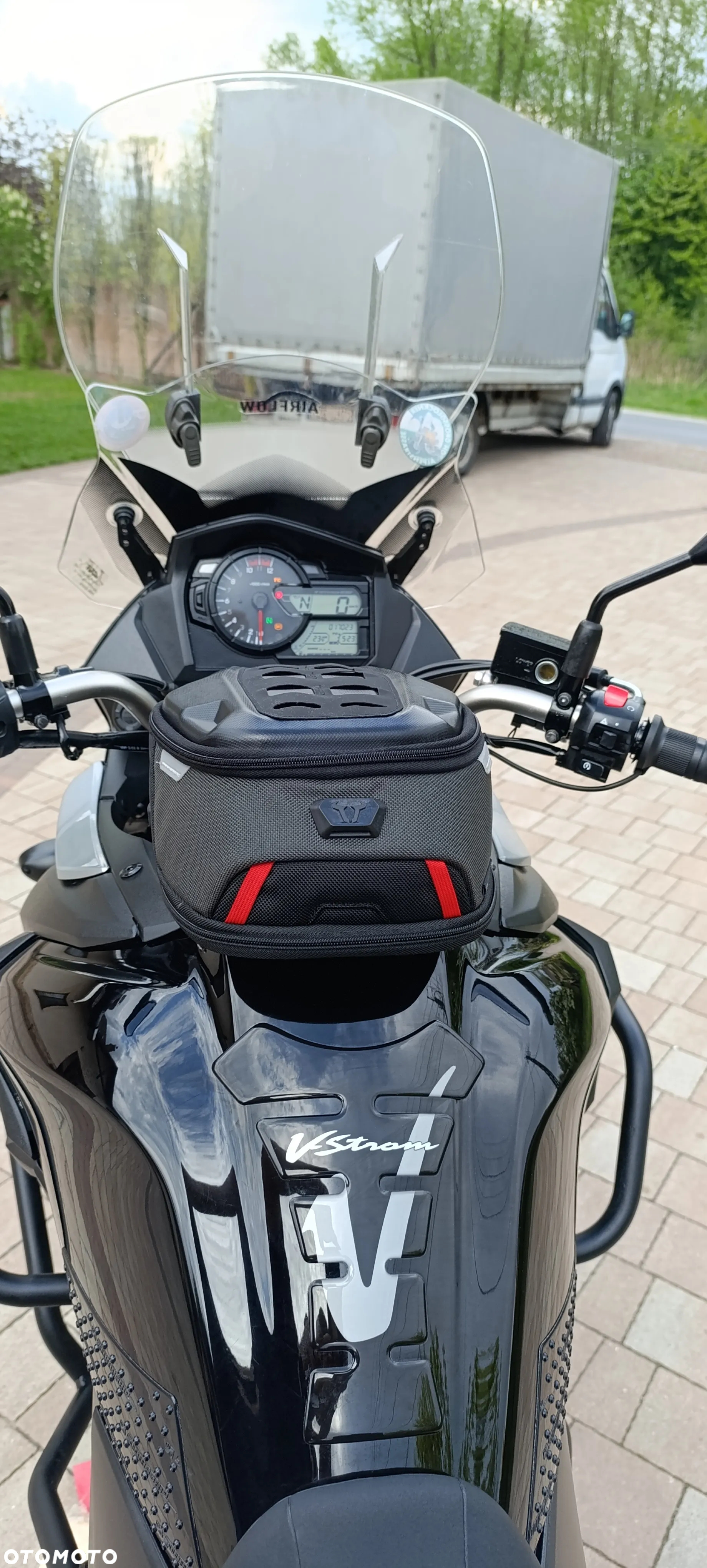 Suzuki V-STROM - 11