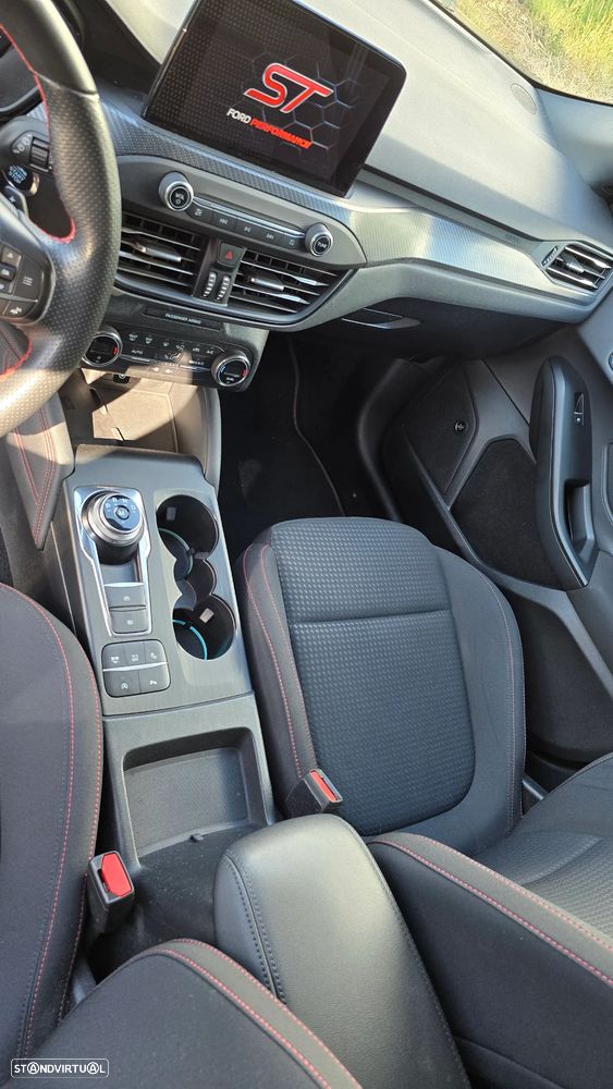 Ford Focus SW - 13
