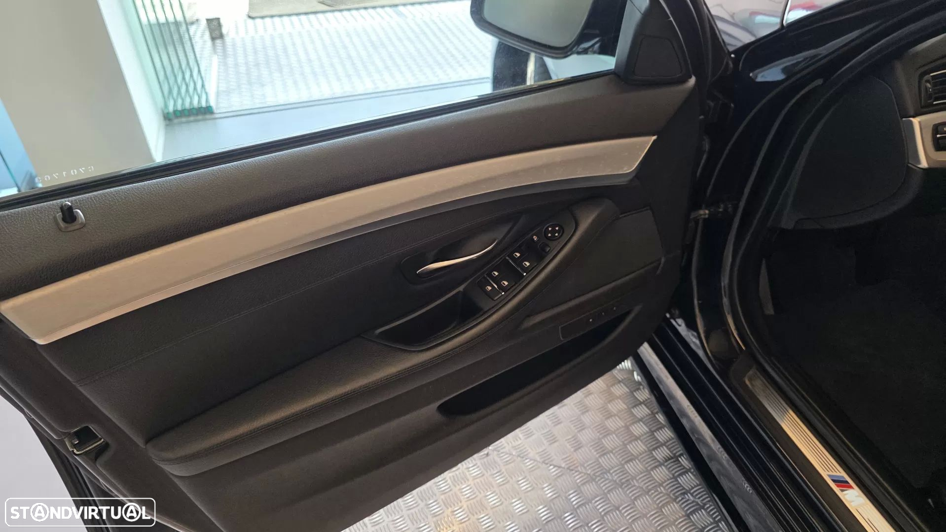 BMW 530 d Pack M Auto - 36