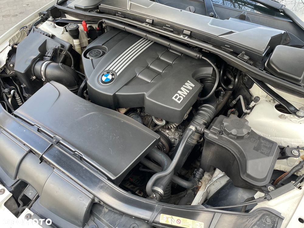 BMW Seria 3 320d - 27