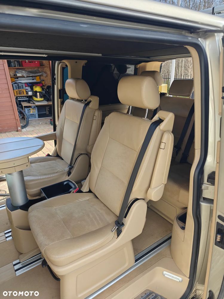 Volkswagen Multivan - 15