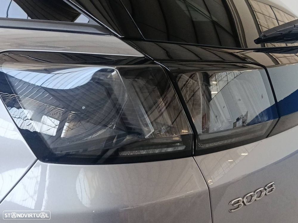 Peugeot 3008 1.6 Hybrid Allure e-EAT8 - 26