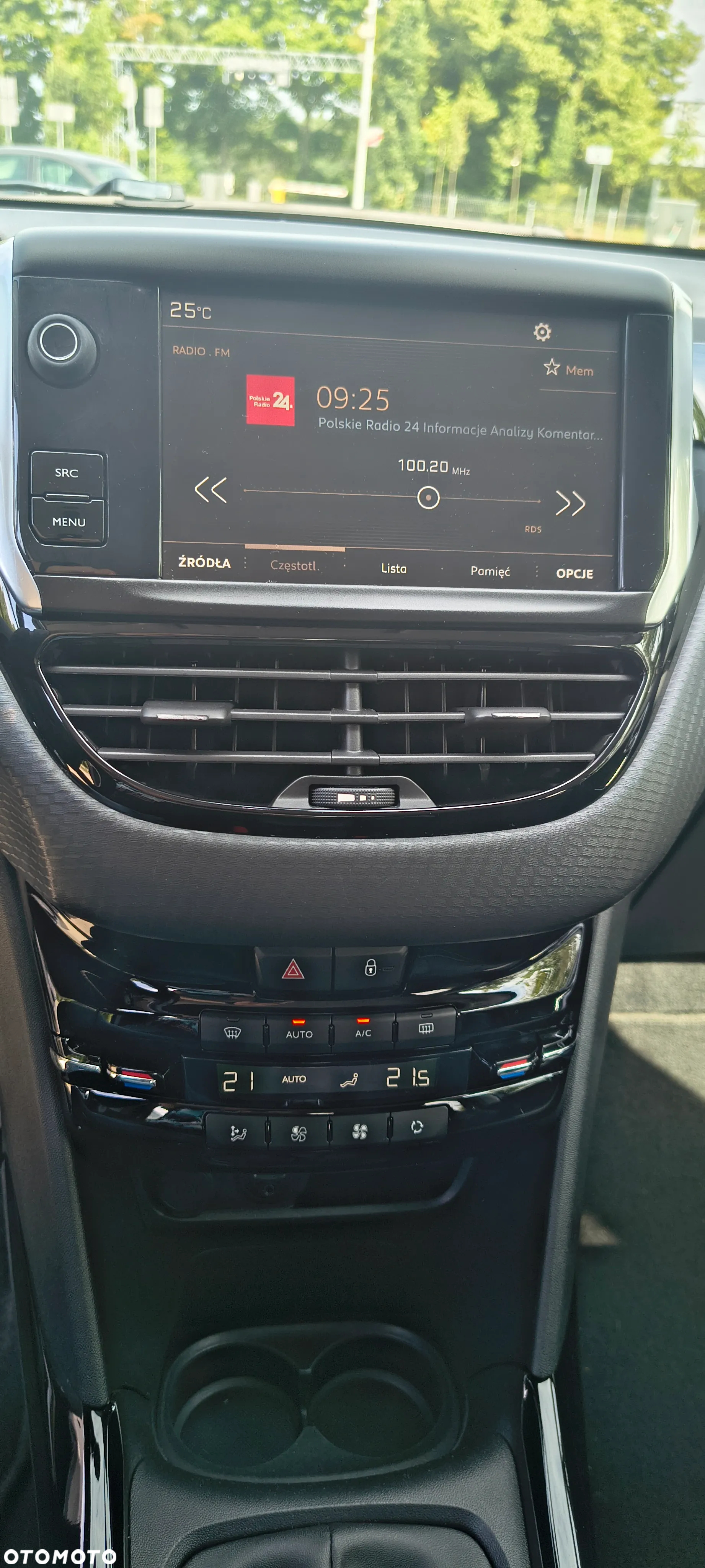 Peugeot 2008 1.2 Pure Tech Allure S&S - 11