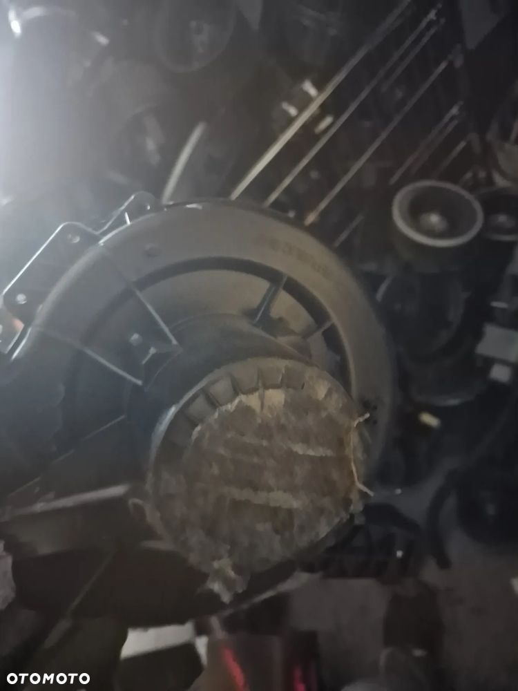 Silnik  dmuchawy polo Fabia Ibiza 6q  6R - 3