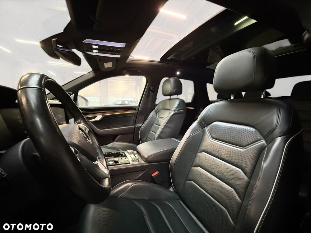 Volkswagen Touareg - 21