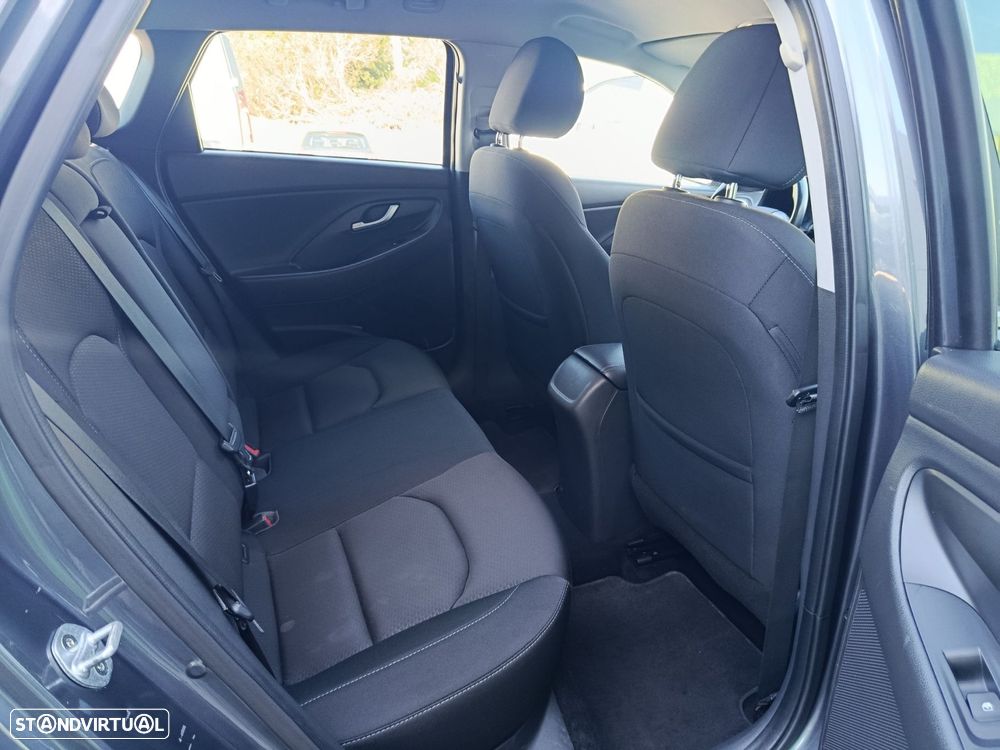 Hyundai i30 SW 1.6 CRDi Style - 39