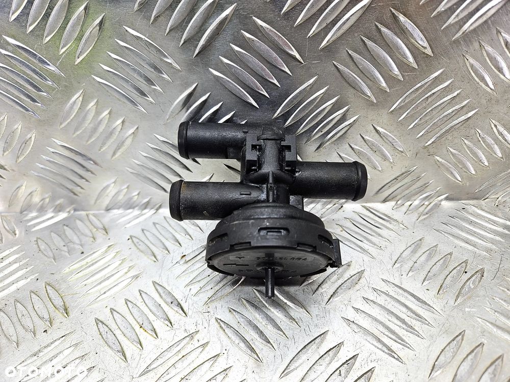 VW TOUAREG 7P 10-18R POMPKA ZAWOR OBIEGU WODY 7D0121805A 7D0121805 A - 2