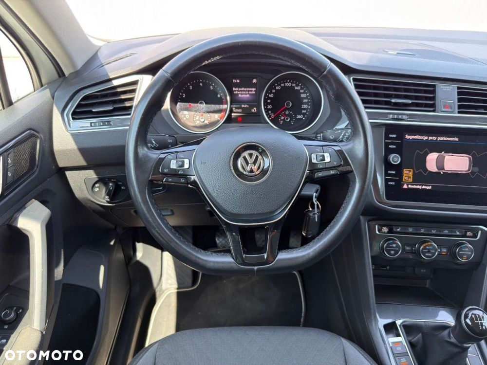 Volkswagen Tiguan - 11