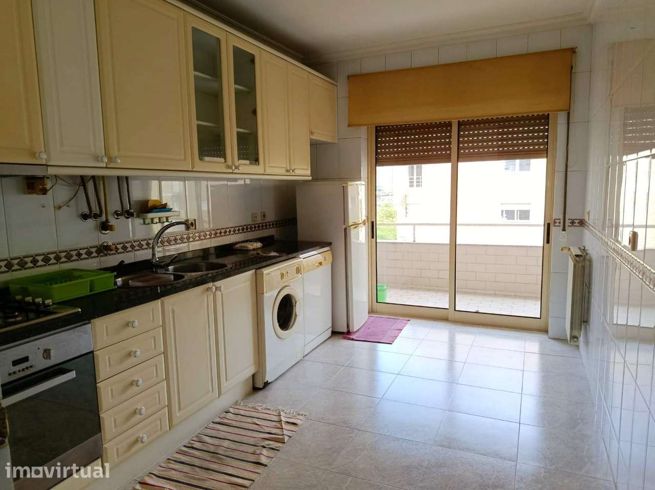 Arrenda-se T2 Central com Garagem para 2 Carros - Grande imagem: 4/14