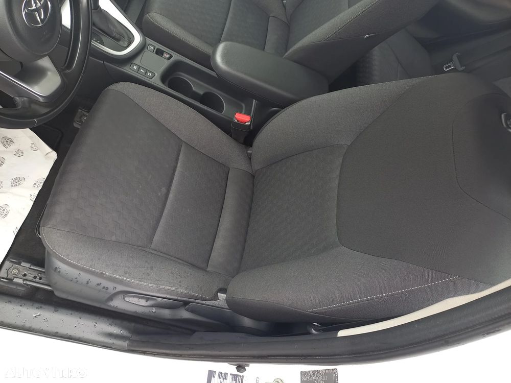 Toyota Yaris 1.5 VVT-i HSD Active - 15