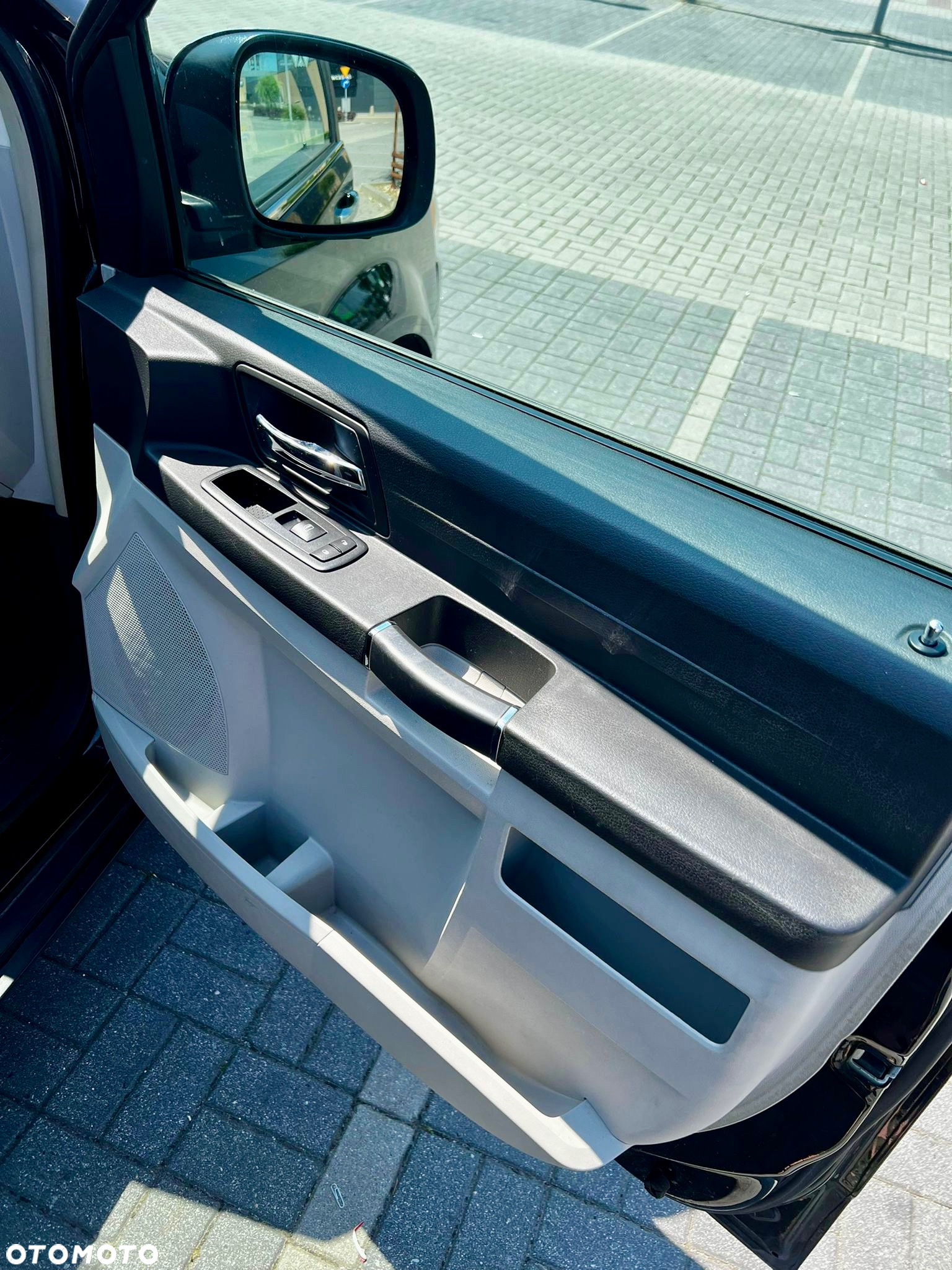 Chrysler Grand Voyager 2.8 CRD Automatik LX - 11