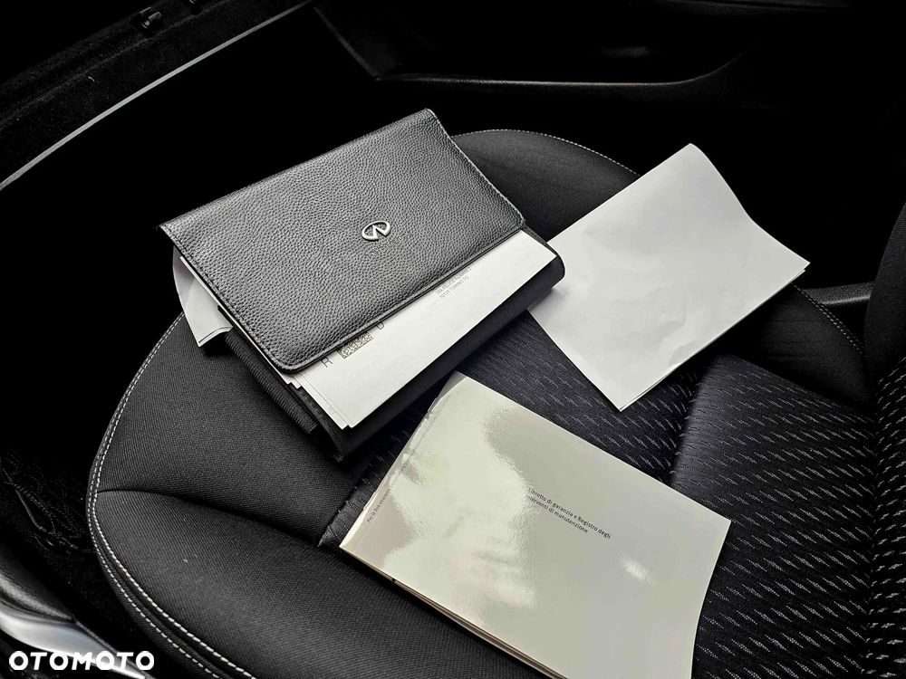 Infiniti Q30 1.6t Premium - 37