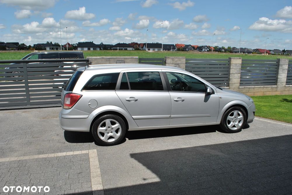 Opel Astra 1.9 CDTI Elegance - 4
