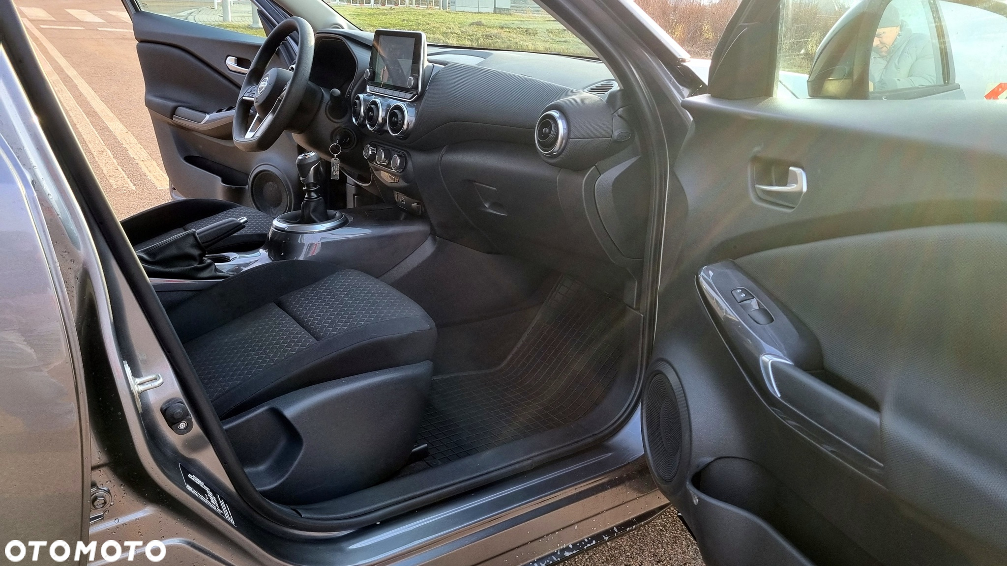 Nissan Juke 1.0 DIG-T N-Connecta - 25