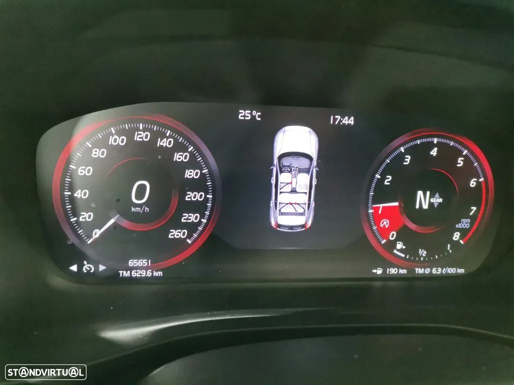 Volvo XC 40 1.5 T3 Momentum Core - 9