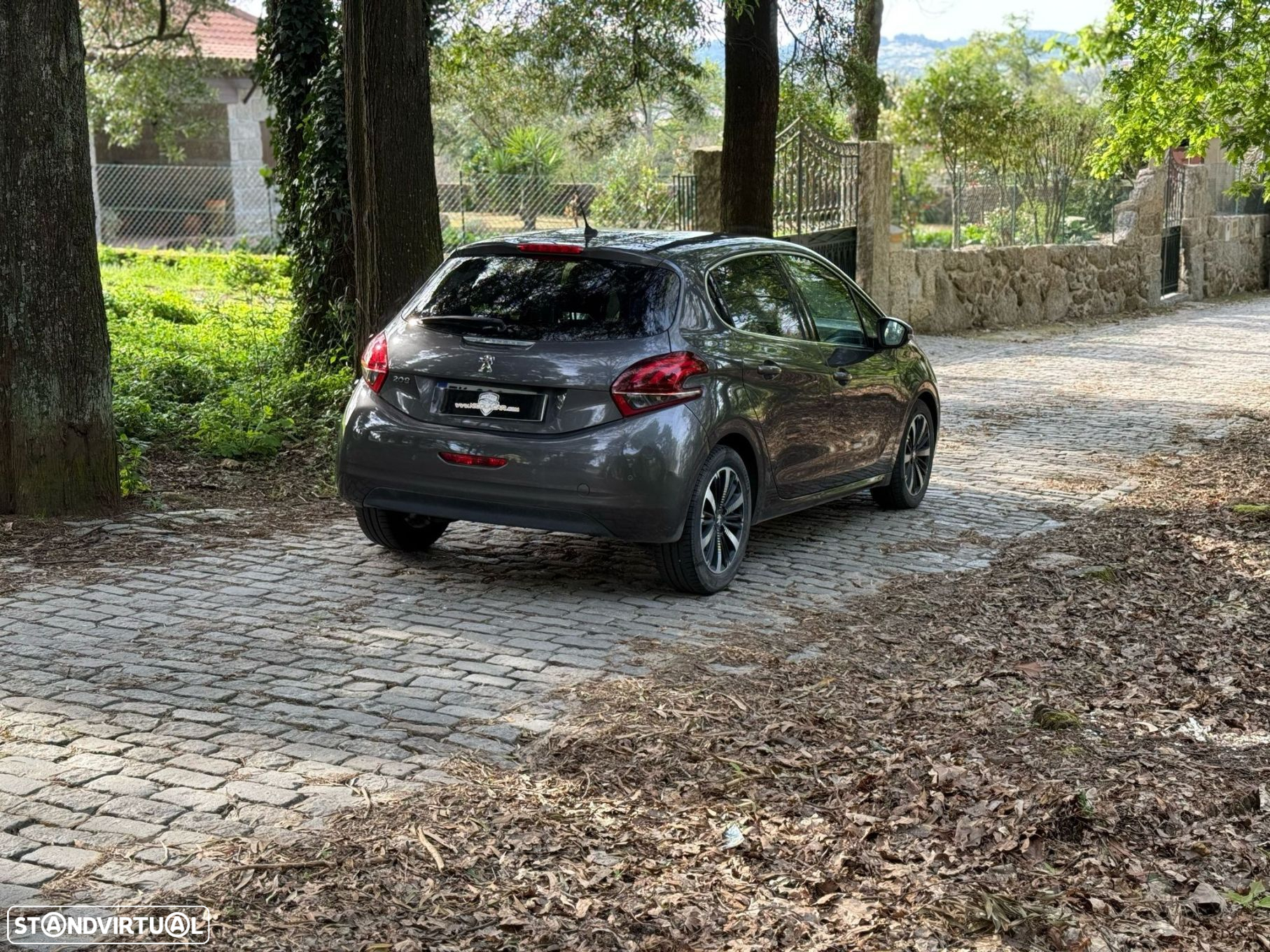 Peugeot 208 PureTech 82 Start & Stop Allure - 12