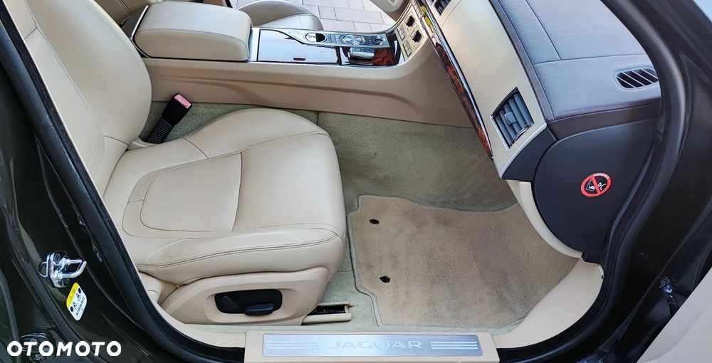 Jaguar XF 3.0 V6 Diesel S Premium Luxury - 22