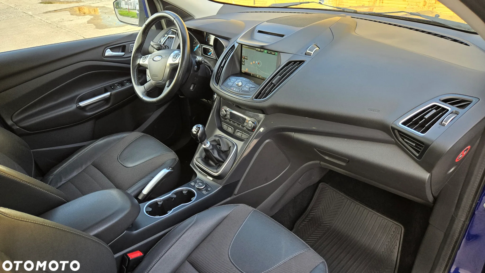Ford Kuga - 12