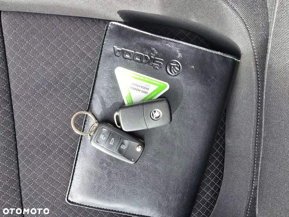 Skoda Superb 2.0 TDI DSG Elegance - 34