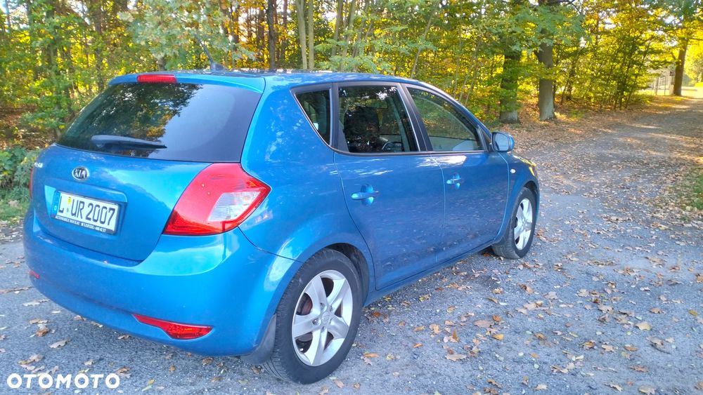 Kia Ceed - 23