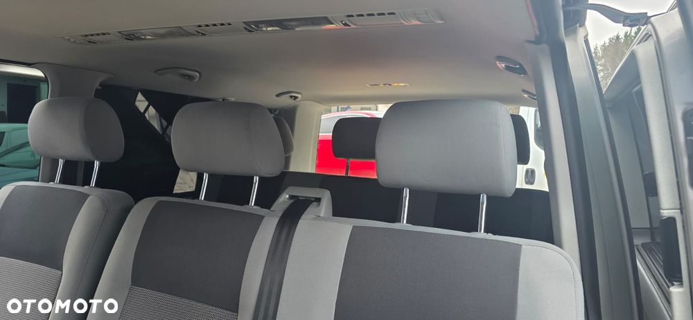 Volkswagen Caravelle - 27