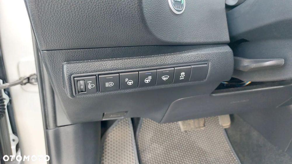 Toyota Corolla 1.8 Hybrid Selection - 32