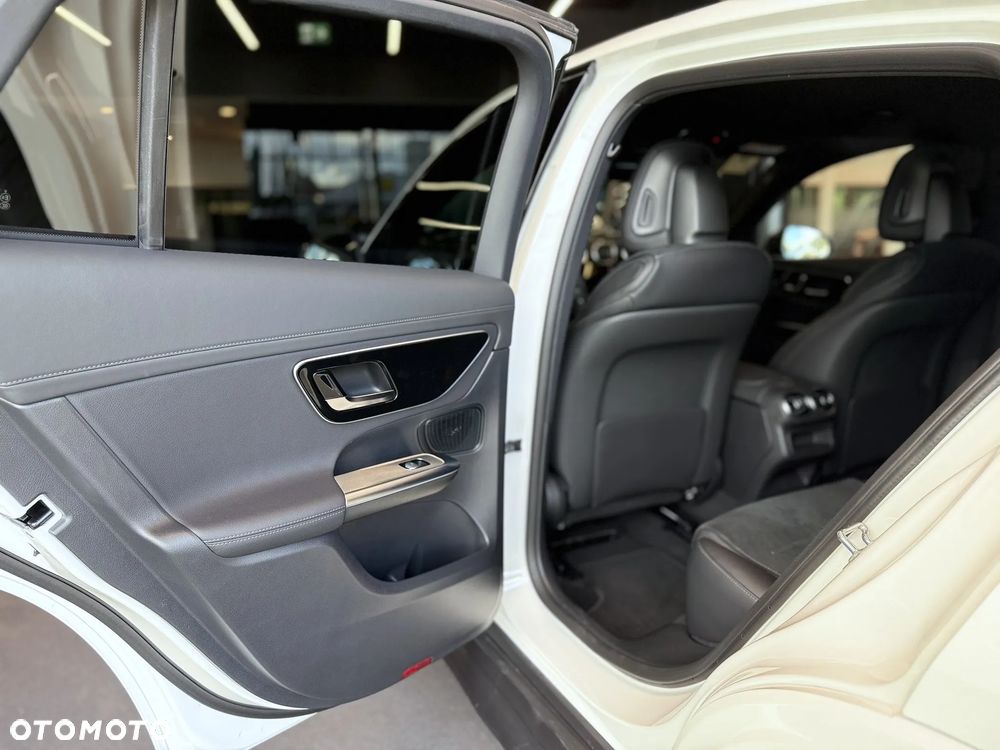 Mercedes-Benz GLC - 21