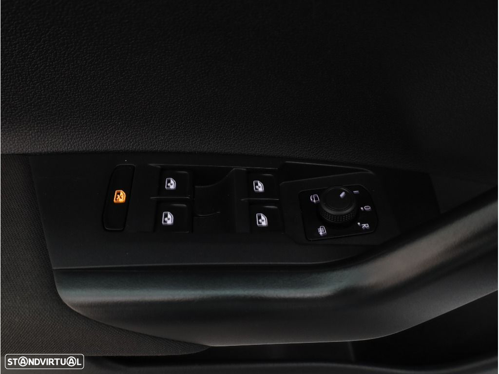 VW Polo 1.0 TSI Urban DSG - 17