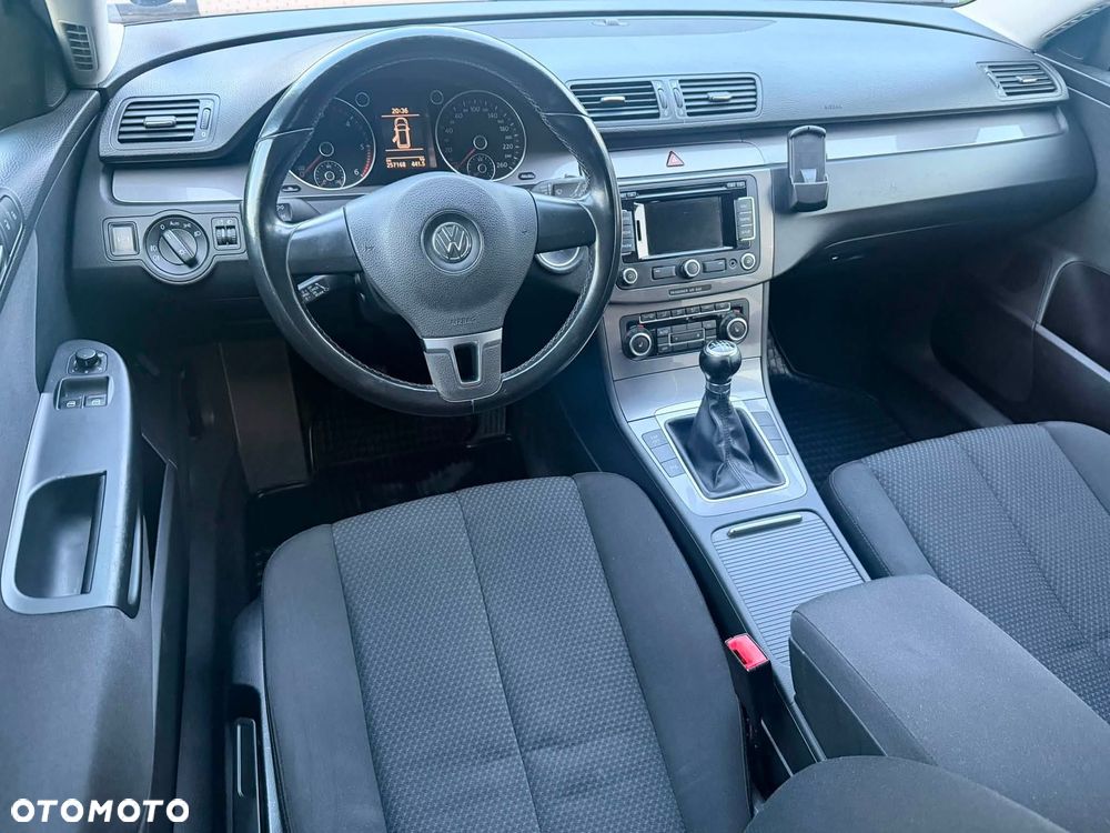 Volkswagen Passat 2.0 Blue TDI DPF Trendline - 23