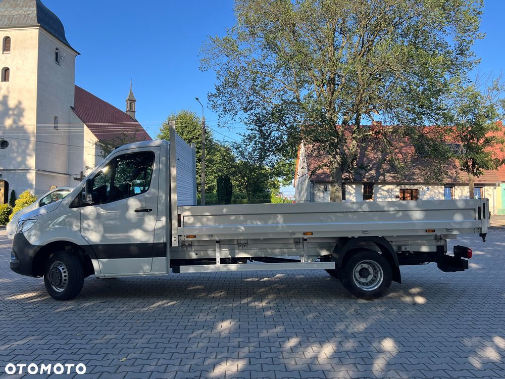 Mercedes-Benz Sprinter - 4
