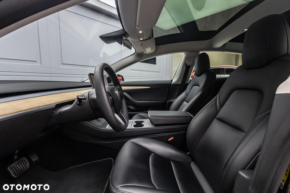 Tesla Model 3 - 11