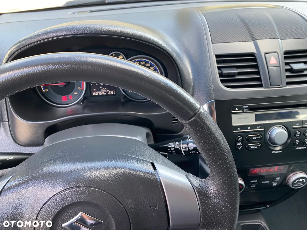 Suzuki SX4 1.6 Comfort Plus - 25