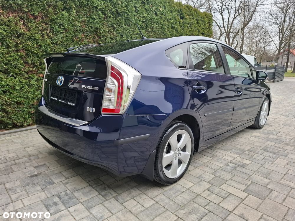 Toyota Prius - 4