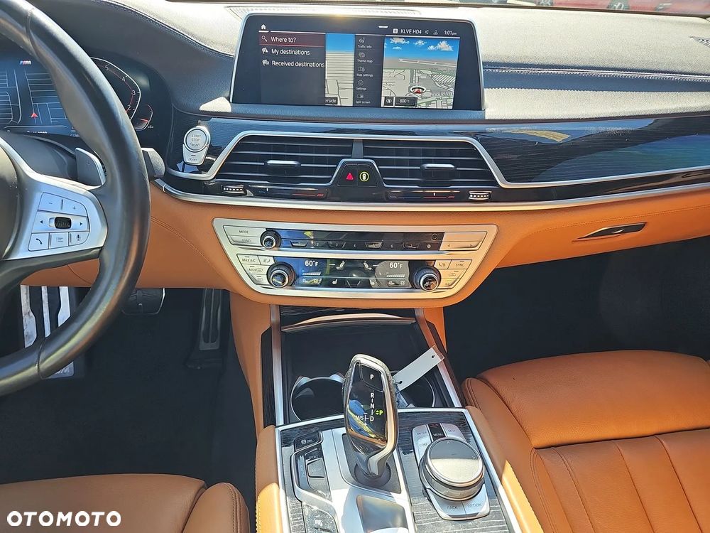 BMW Seria 7 740i sport - 8