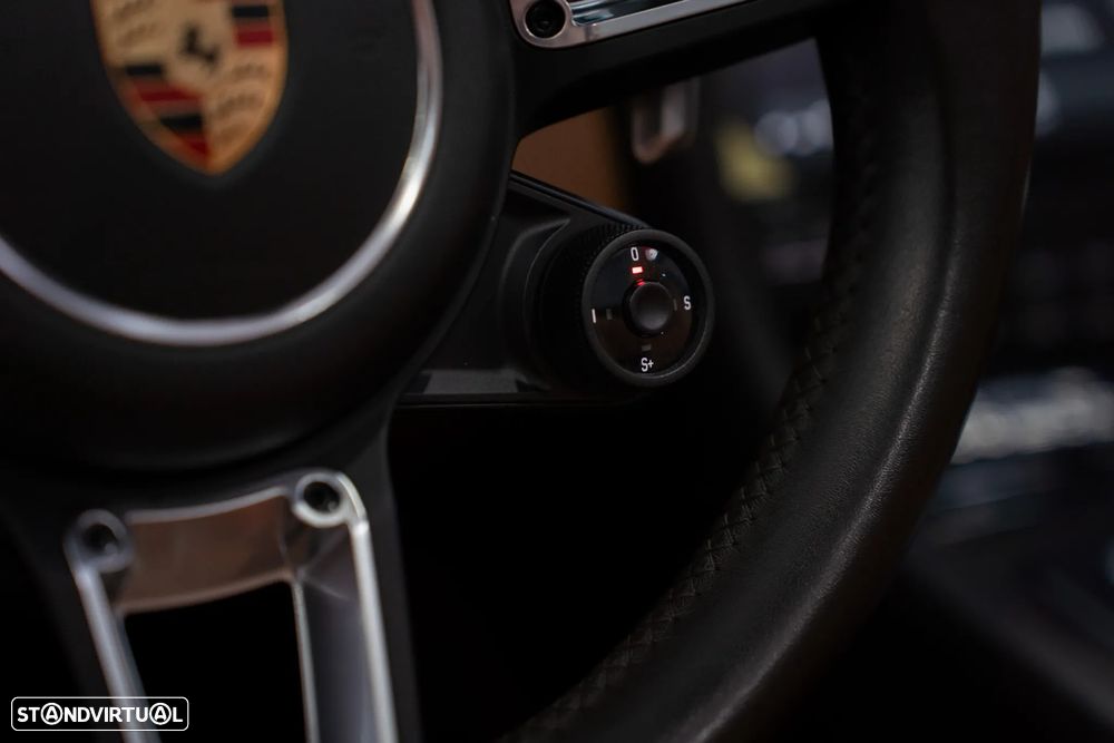 Porsche 911 (991) Carrera 4 S PDK - 33