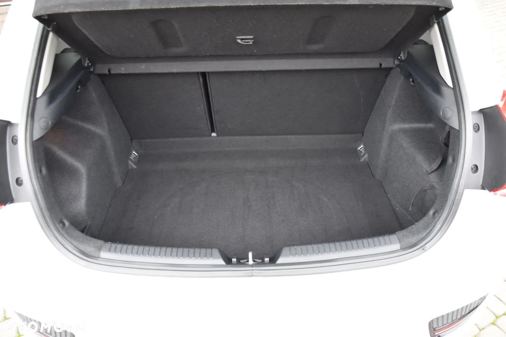 Kia Ceed 1.4 CVVT Dream-Team Edition - 36