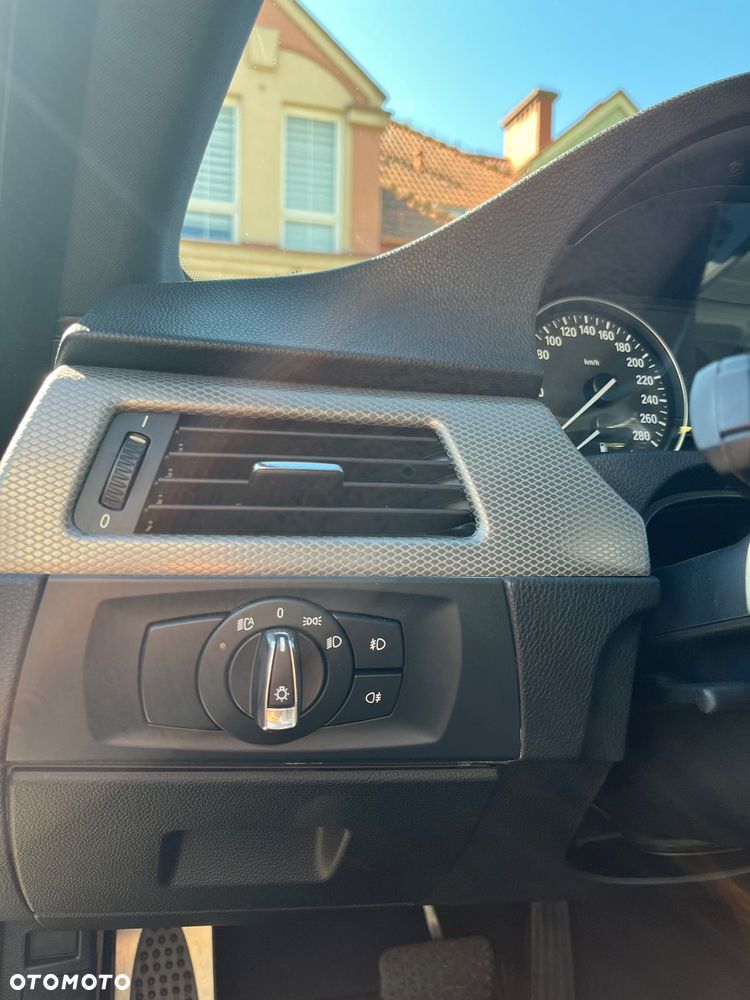 BMW Seria 3 325i xDrive Coupe M Sport Edition - 8