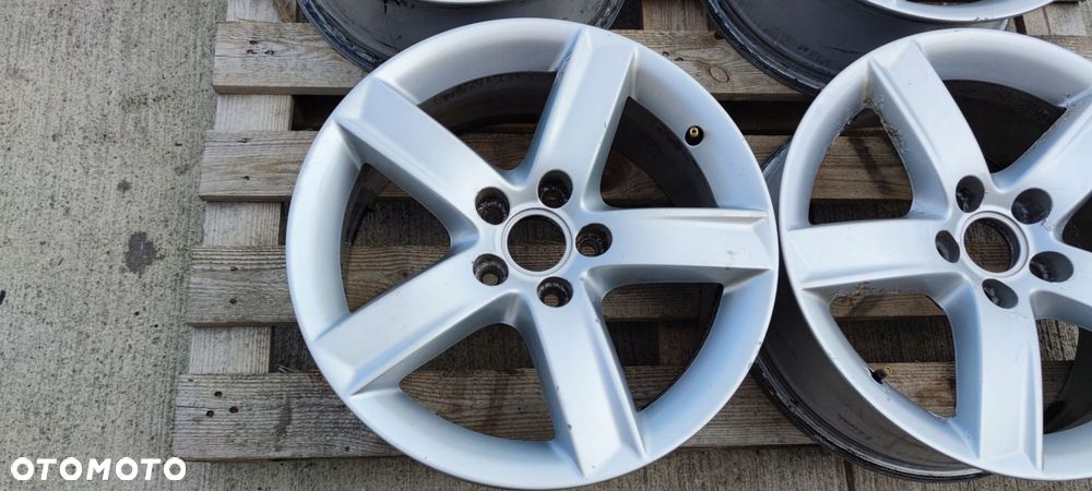 FELGA FELGI AUDI A4 A5 Q5 7,0J R17 ET37 8R0071497 - 5