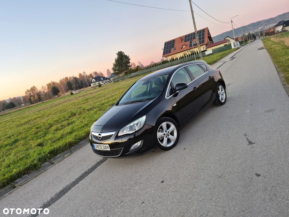 Opel Astra 1.4 Turbo Cosmo - 1