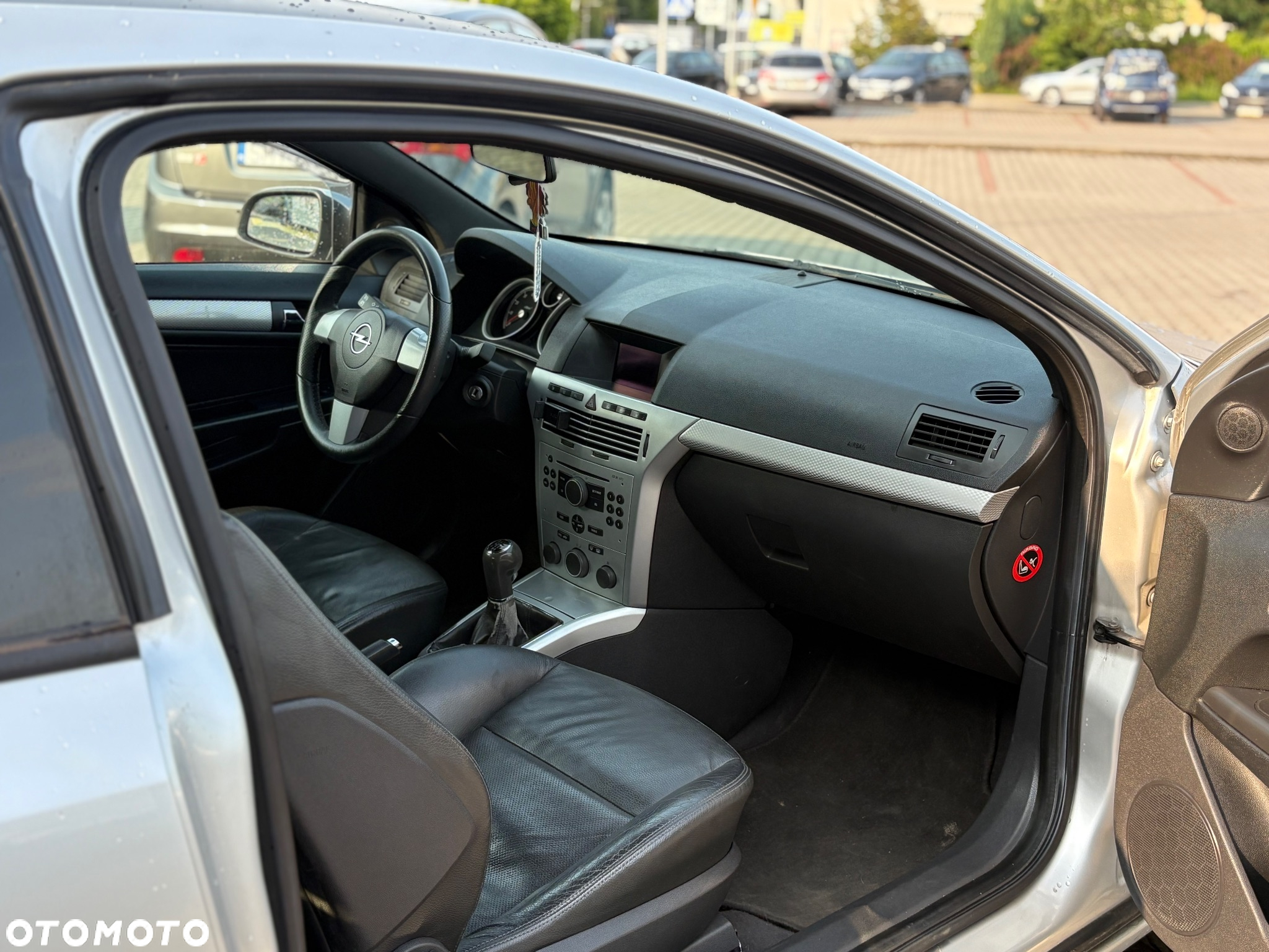 Opel Astra GTC 1.6 Sport - 17