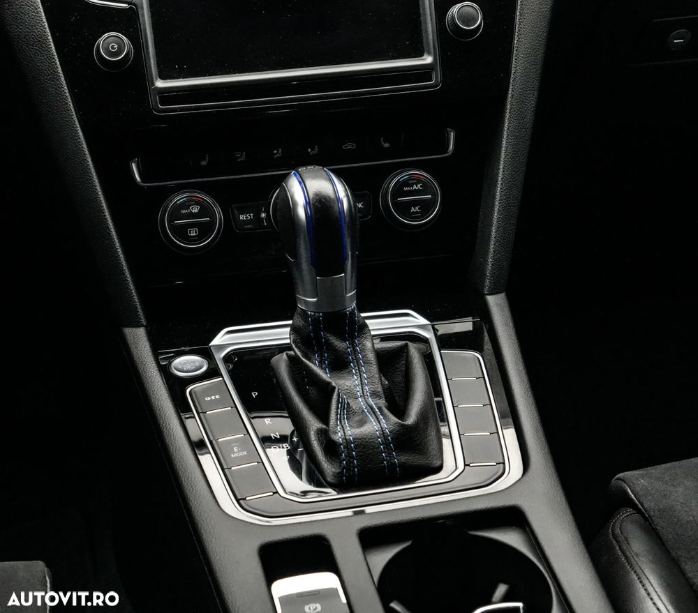 Volkswagen Passat 1.4 TSI Plug-In-Hybrid DSG GTE - 19