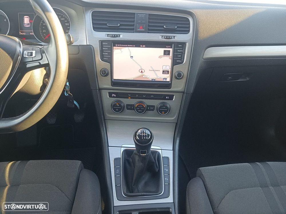 VW Golf 1.6 TDi Highline - 17