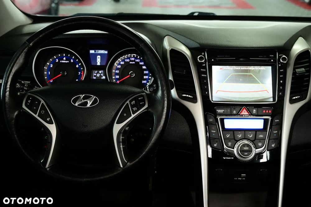 Hyundai i30 i30cw 1.6 Automatik Style - 25