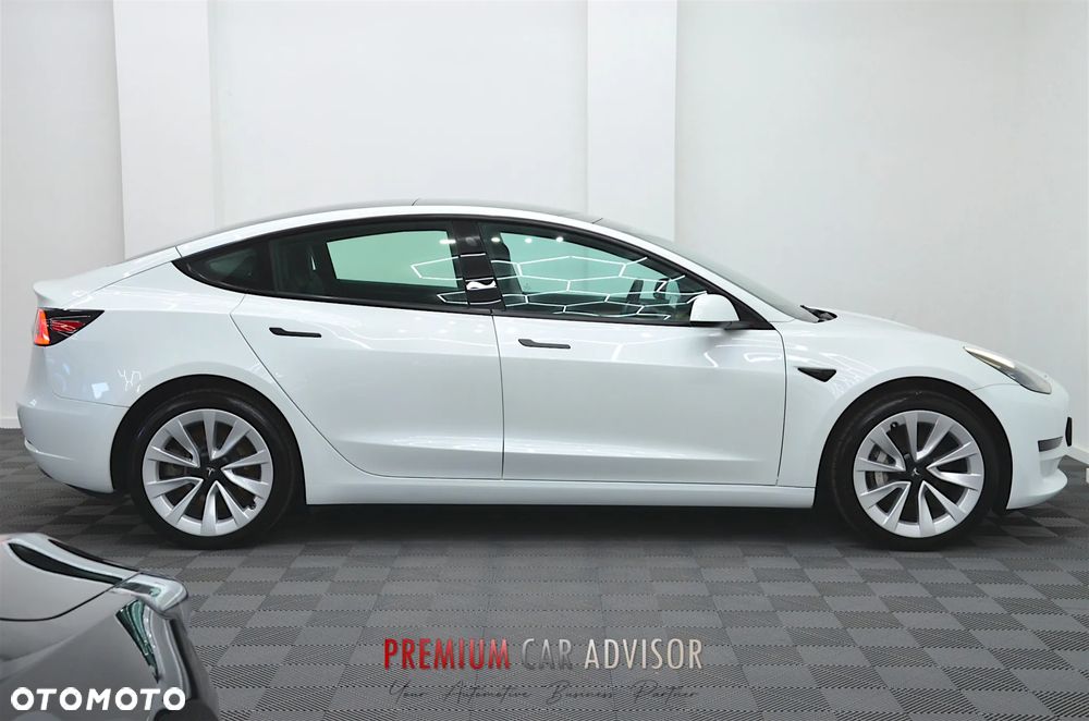 Tesla Model 3 - 3