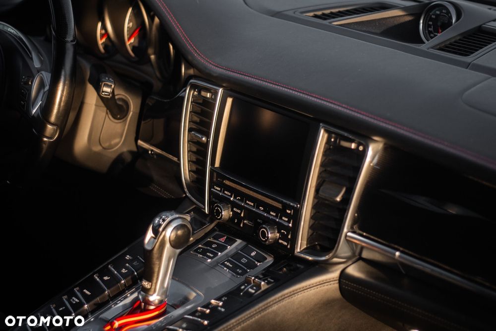 Porsche Panamera - 17