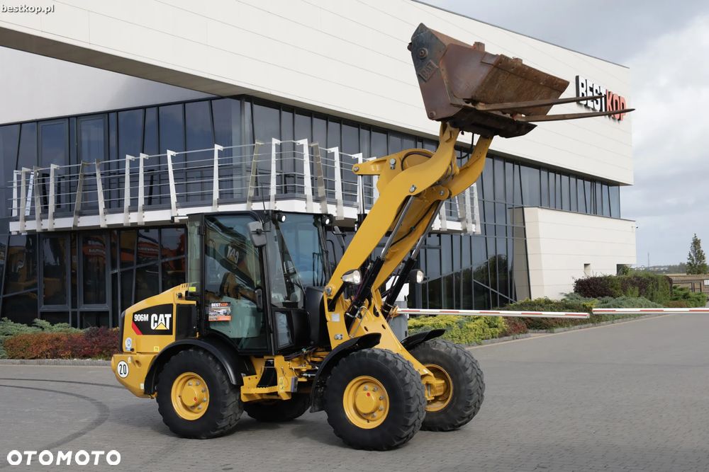 Caterpillar CAT 906M - 19