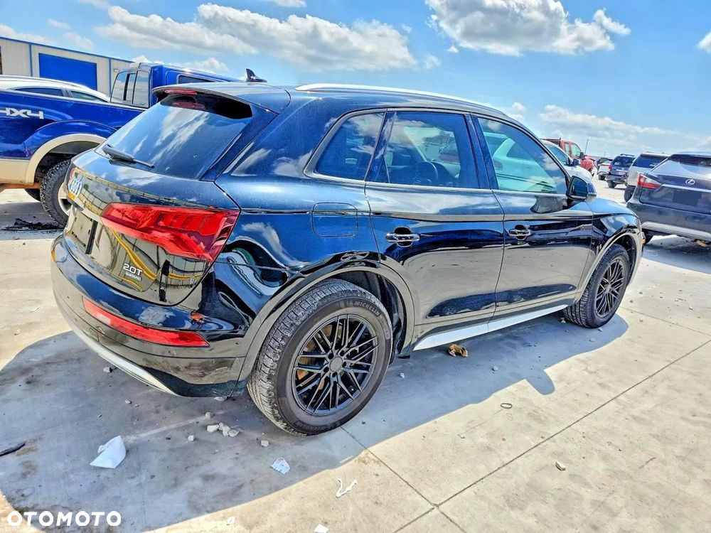Audi Q5 45 TFSI quattro S tronic sport - 4