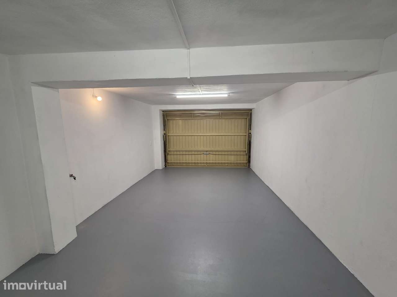 Garagem Fechada (Box) na Av. Afonso Henriques – c/ Água e Luz - Grande imagem: 5/7