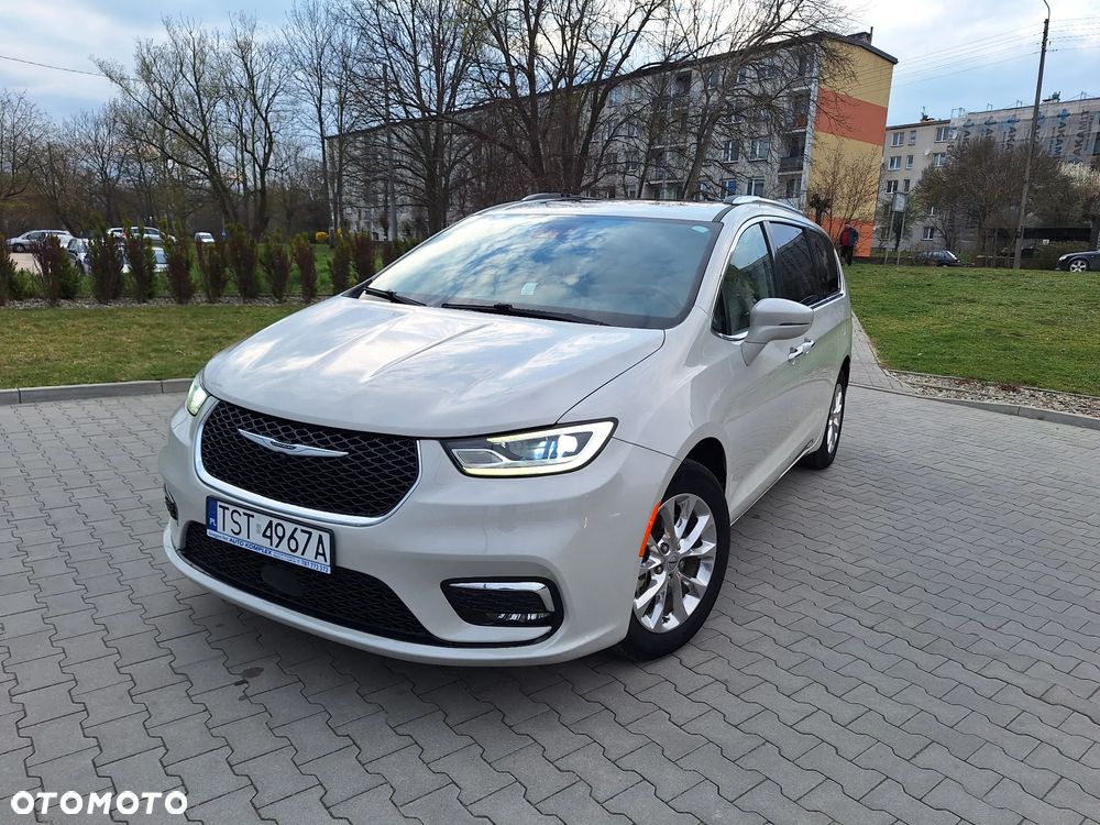 Chrysler Pacifica - 1